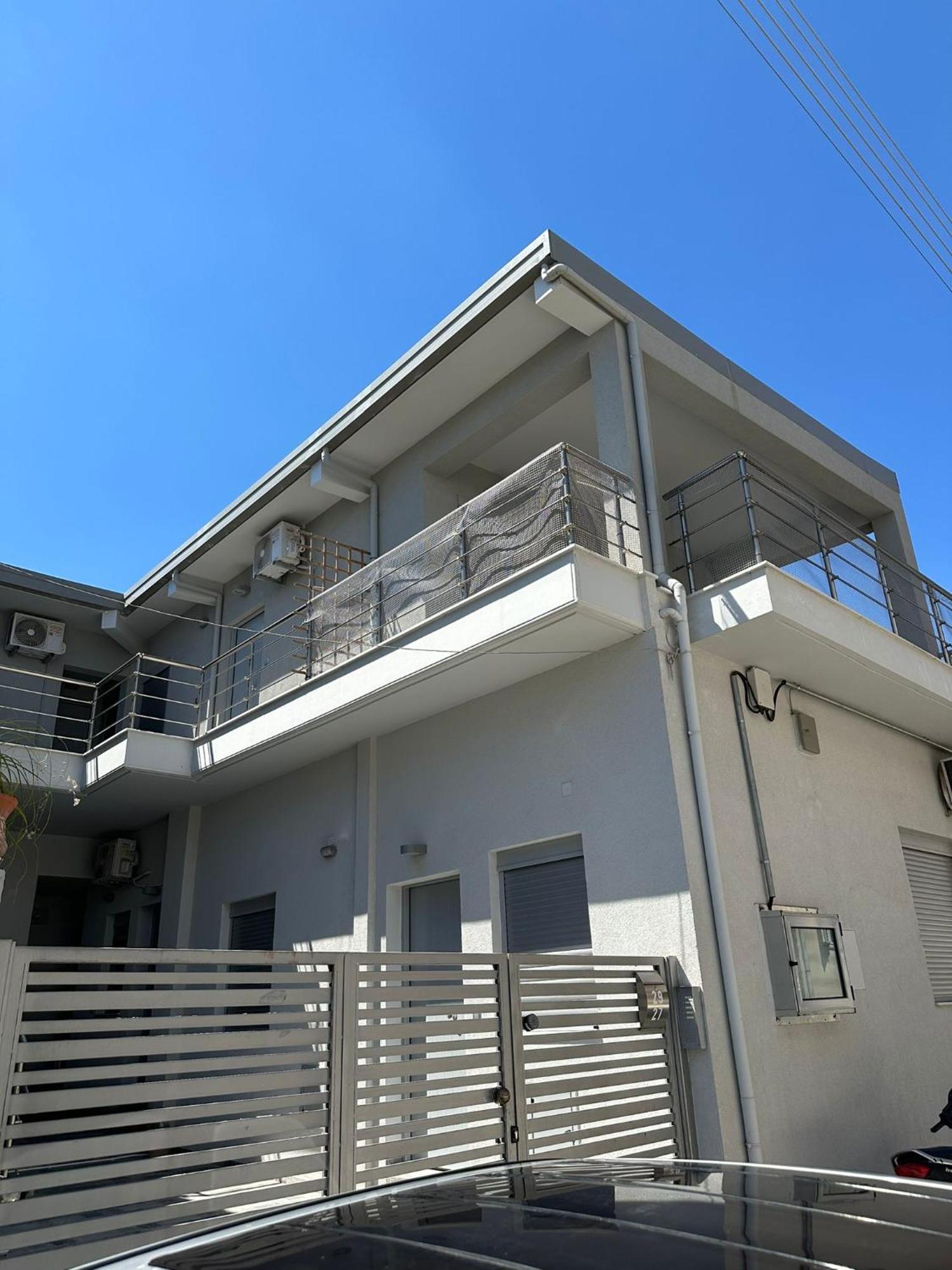 Όμορφο Δυάρι Με Βεράντα.! Apartamento Calamata Exterior foto